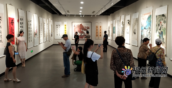 "守初心 擔(dān)使命 頌祖國(guó)"書(shū)畫(huà)攝影作品展在福州畫(huà)院舉行
