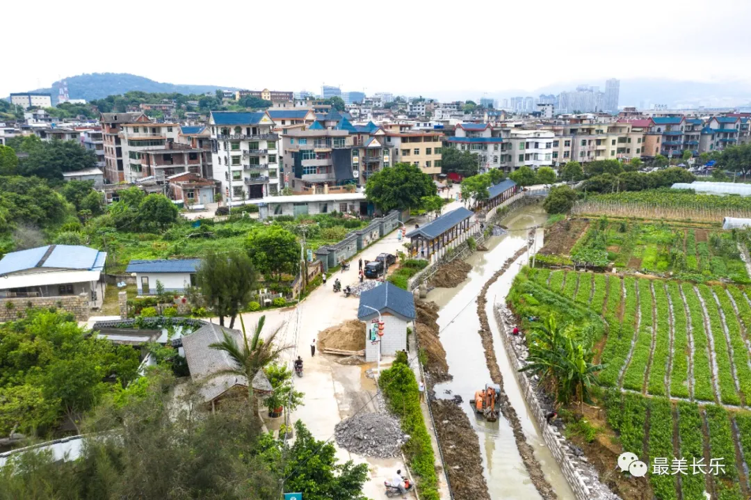 黃石村護(hù)坡及木棧道建設(shè)工程計(jì)劃9月前完工