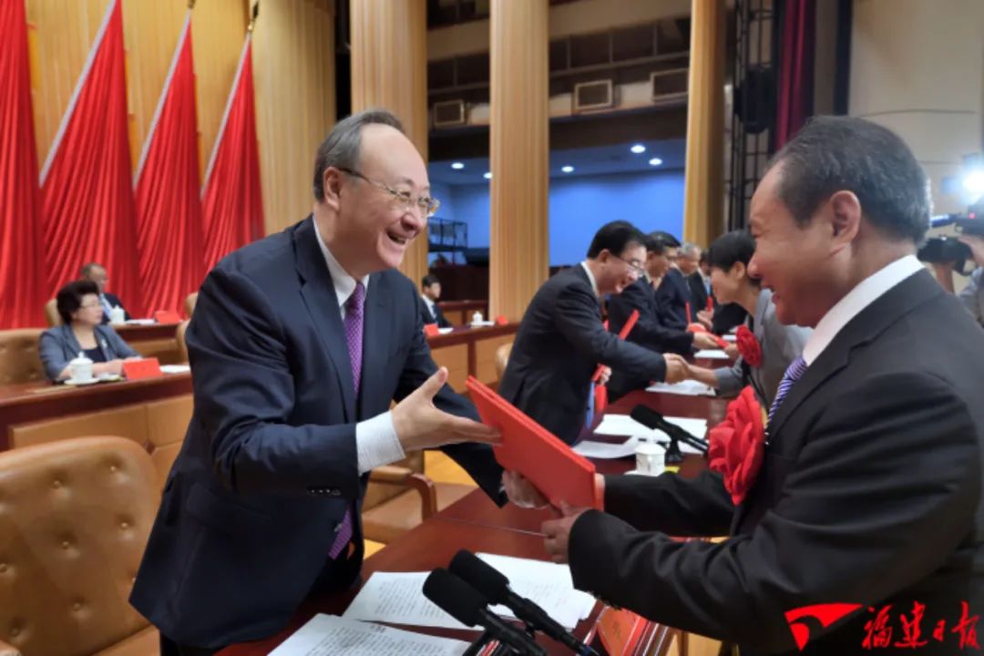 福建省脫貧攻堅總結表彰大會隆重舉行：打贏脫貧攻堅戰(zhàn)，每個人都值得點贊,！