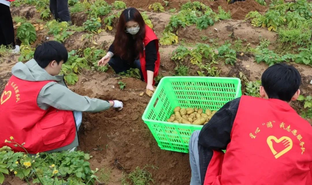“哇,！”長樂這所學(xué)校傳出陣陣歡呼......