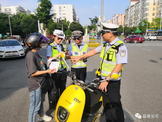 我區(qū)交通秩序整治初顯成效獲市民點贊,！