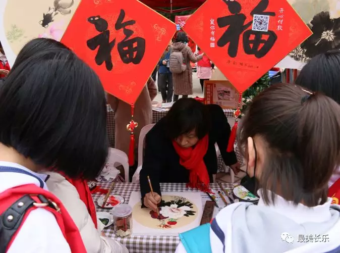 【紅紅火火過大年】今天你來打卡了嗎,？這場年味市集好吃又好玩,！