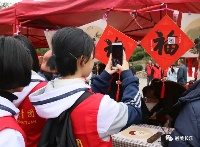 【紅紅火火過大年】今天你來打卡了嗎,？這場年味市集好吃又好玩,！