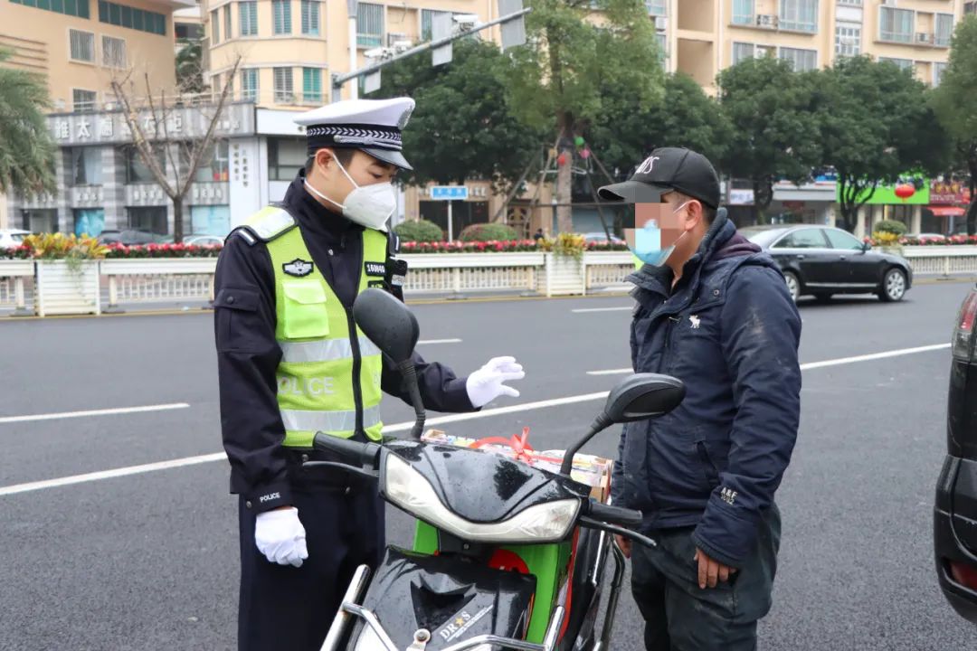 新春走基層丨護(hù)航春運(yùn)，長(zhǎng)樂(lè)交警火力全開,！