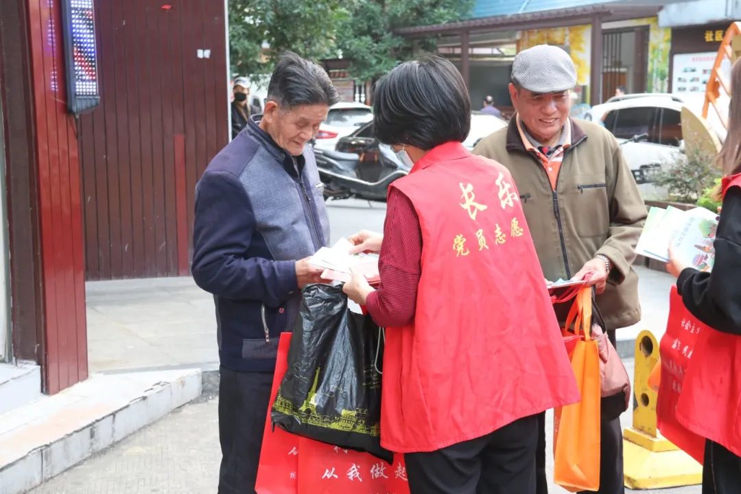 有滋有味,！“文明大篷車”開(kāi)到“家門口”