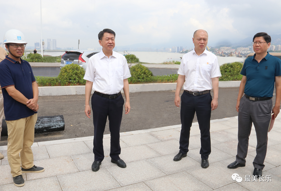 區(qū)領(lǐng)導(dǎo)開展“河長日”巡河活動