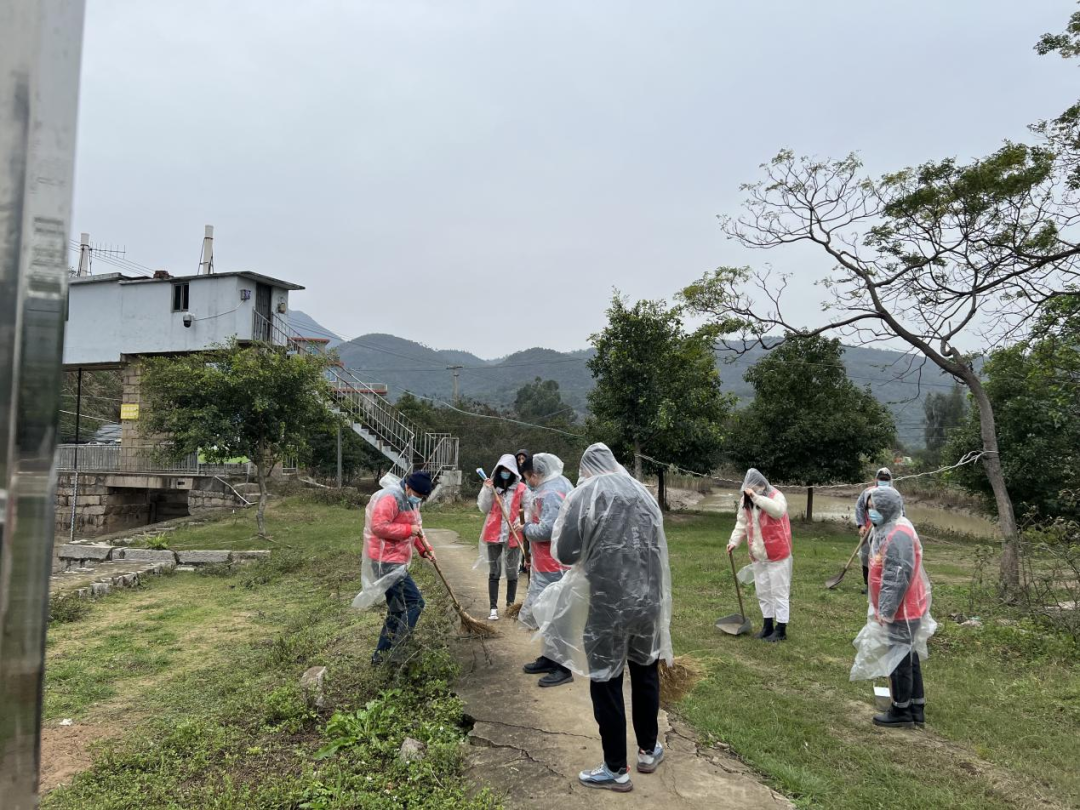 我區(qū)開展“護河愛水,、清潔家園”行動