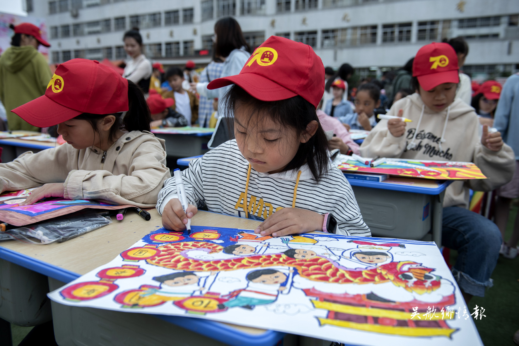 我區(qū)舉辦中小學(xué)生千人現(xiàn)場書畫大賽