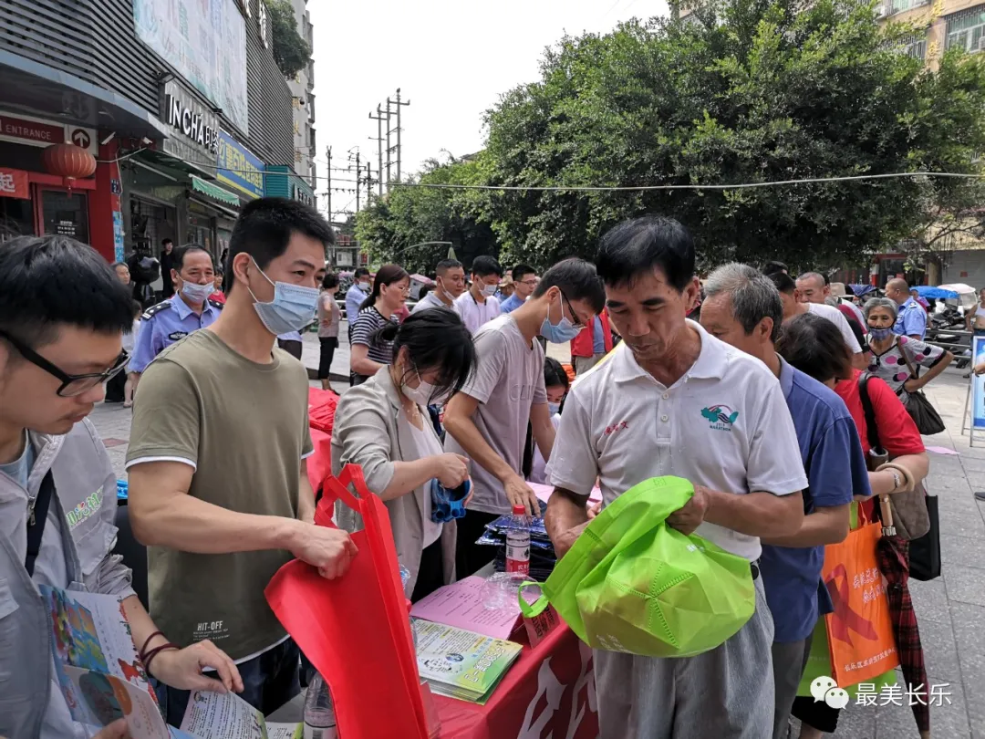 長樂這場活動(dòng)“干貨”滿滿,，把街頭群眾都吸引來了……