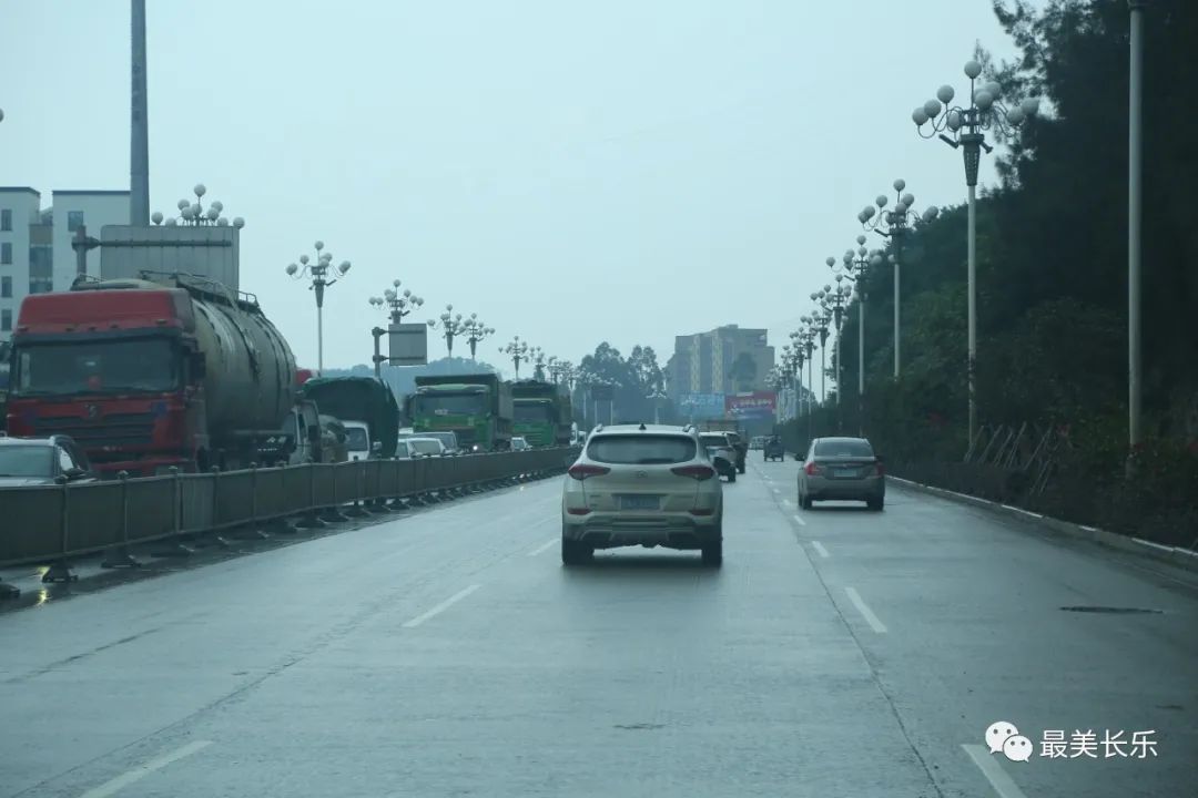 易堵路段,、天氣情況……五一出行攻略看這里,！