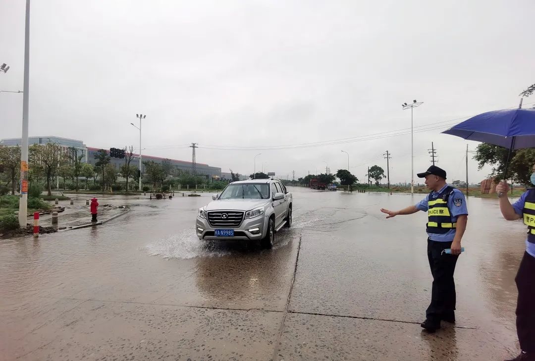 雨,！雨,！雨！他們聞“汛”而動