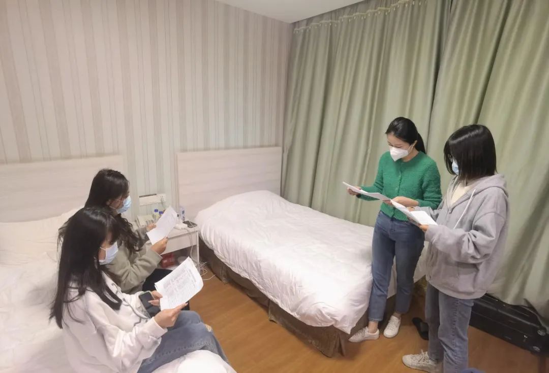 支援抗疫“過(guò)三關(guān)”,，她是怎么做的？
