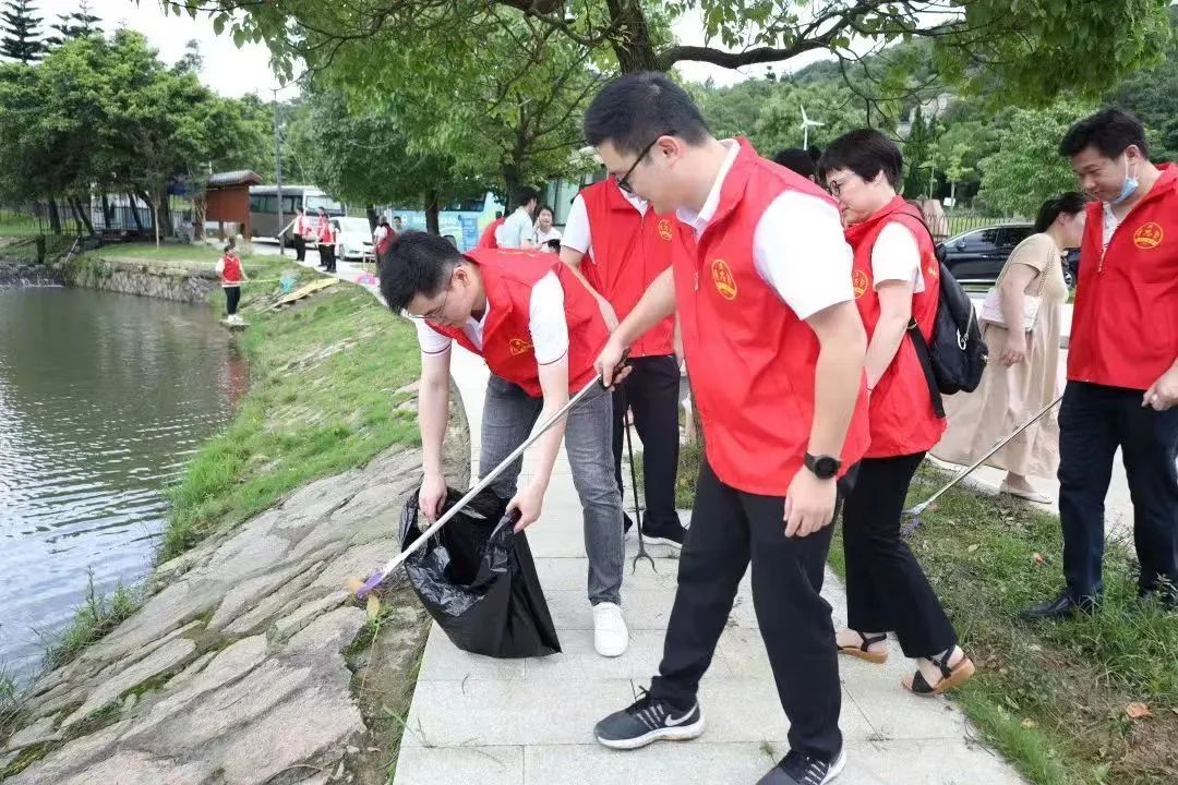 奮進新征程，以高質(zhì)量黨建引領高質(zhì)量發(fā)展