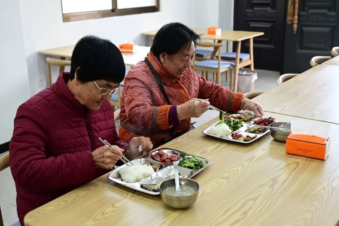 幸福滿滿,！這個社區(qū)全力打造“梅西”名片