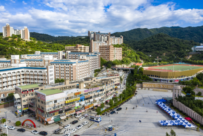 民聲零距離 ||這所學校周邊停車難,！看長樂如何緩解！