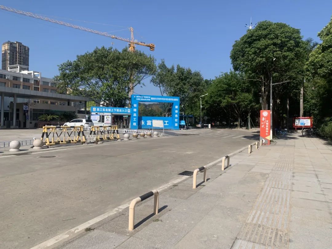 圍擋已拆除,！恢復通行