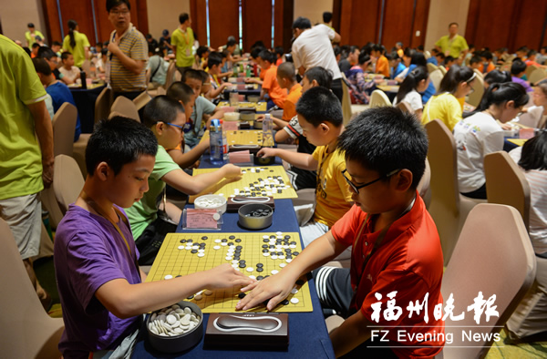 福建省青少年圍棋錦標(biāo)賽在榕舉行 500名選手參賽