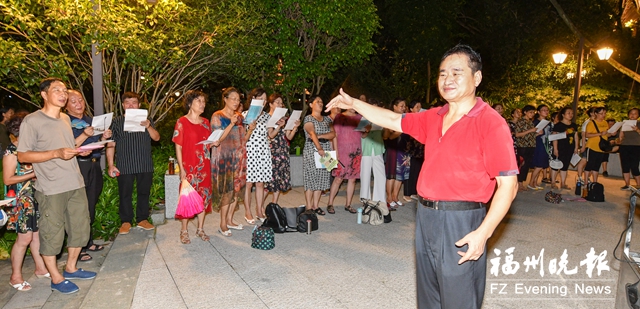 掃黑除惡歌曲在公園廣場傳唱