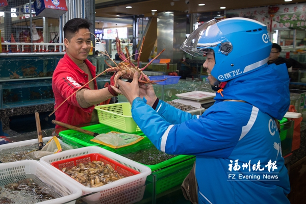 福州菜市場(chǎng)外賣訂單量大增　不少線上菜攤年?duì)I收超百萬